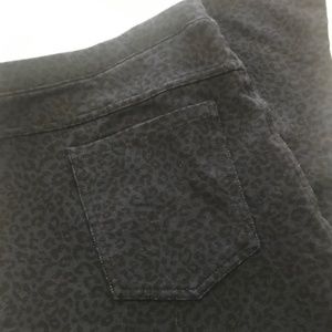 Blue Cheetah WTT Dark Denim Stretch Jeggings.